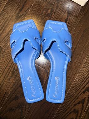 L'INTERVALLE Periwinkle Blue Slide Mules